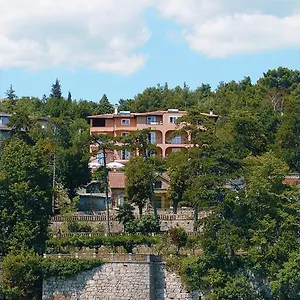 https://hotel-volosko.in-istria.net
